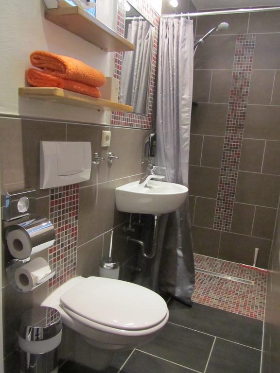 Moselland Hotel Im Enderttal Zum Onkel Willi Кохем Стая снимка