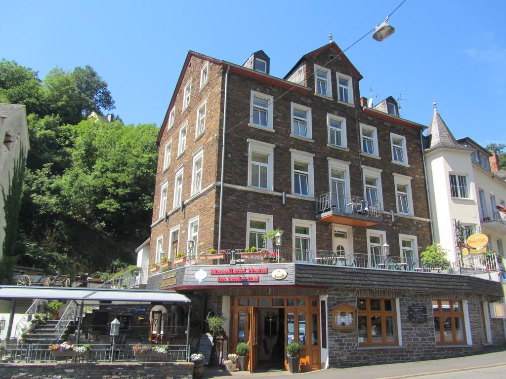Moselland Hotel Im Enderttal Zum Onkel Willi Кохем Екстериор снимка